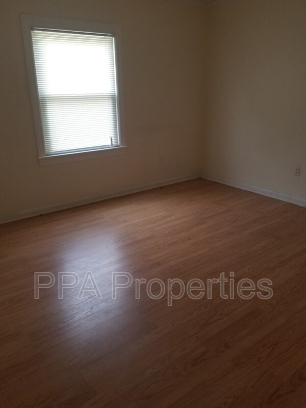 Building Photo - 2882 Willow Cove Dr