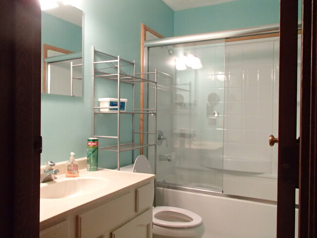 Building Photo - 2220 Valleyhigh Dr NW