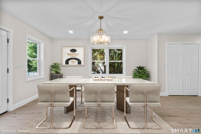 Foto del edificio - 120 Ivy Hill Rd