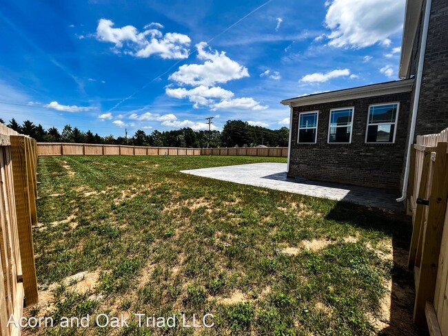 Building Photo - 4 br, 3.5 bath House - 7920 Northwest Mead...