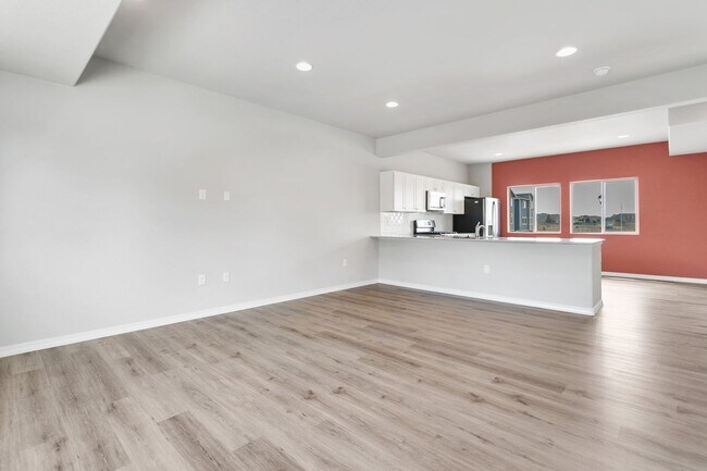 Foto del edificio - MODEL HOME - NEW BUILD THREE STORY WITH BO...