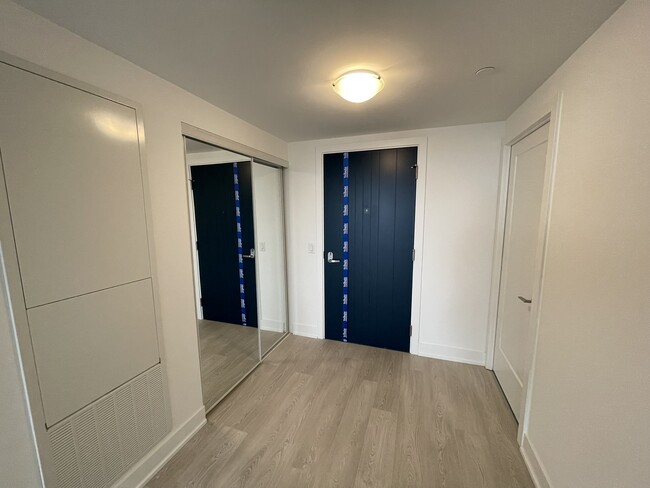 Photo du bâtiment - 2545-2545 Simcoe St N
