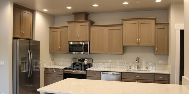 Building Photo - 14912 Canyon Rd E