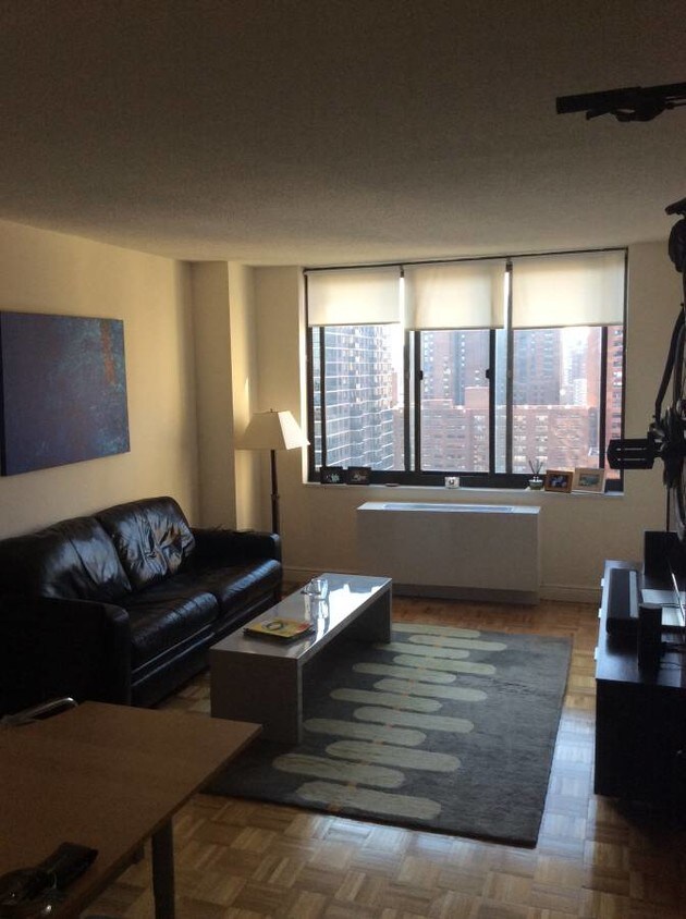 Primary Photo - 225 East 95th street