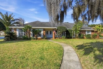 Building Photo - 9 Inglesby Ct