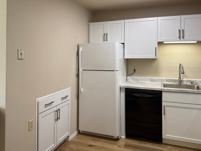 Building Photo - 9028 N Park Plaza Ct