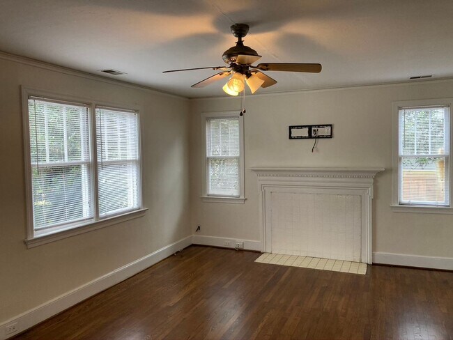 Building Photo - 3 Bedroom 2 Bath Rental Home In Family-Friendly Shandon ** COMING IN JULY***