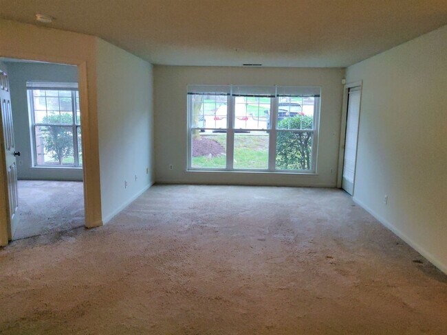 Foto del edificio - Charming 2 Bedroom/ 1 Bathroom Condo in Parkville, MD!