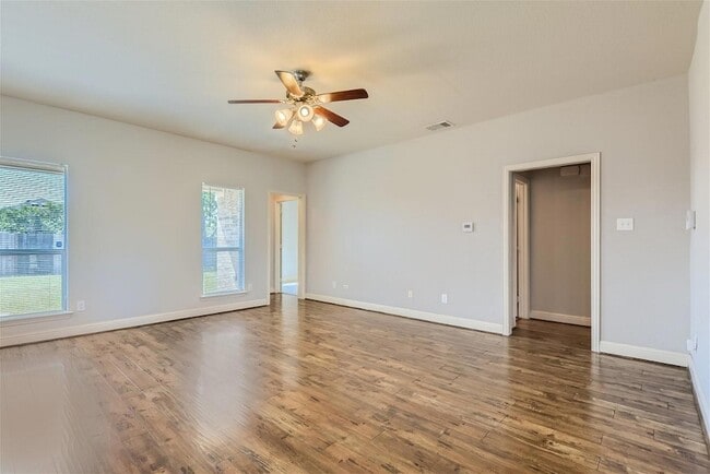 Building Photo - 922 Abigale Lane