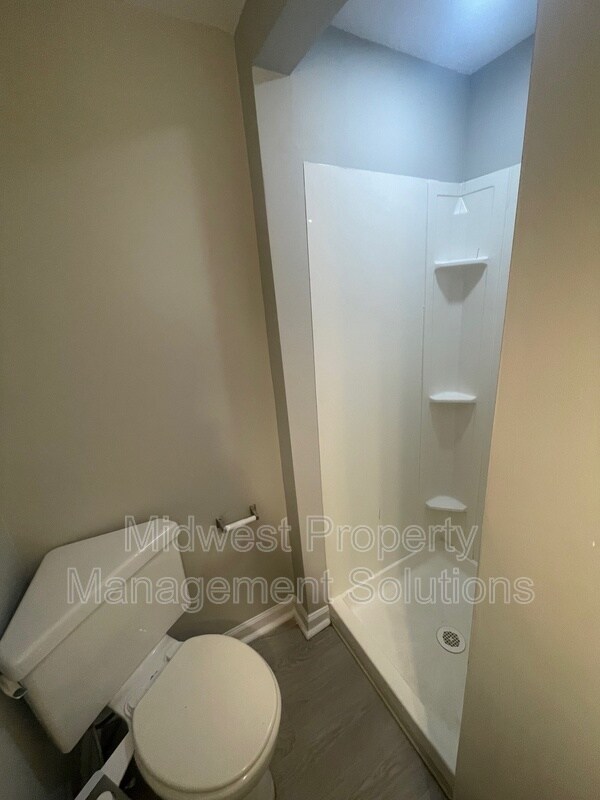 Foto del edificio - 1829 E 8th St