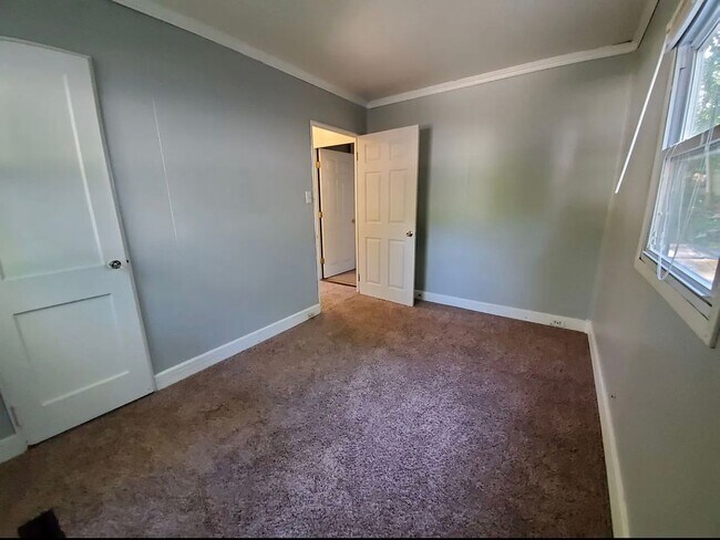 Building Photo - Jacobs school of music - 3BR