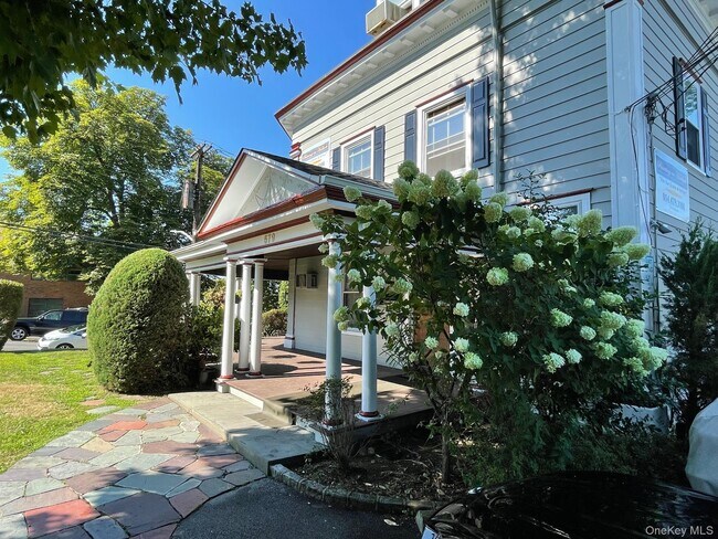 Foto del edificio - 579 Broadway