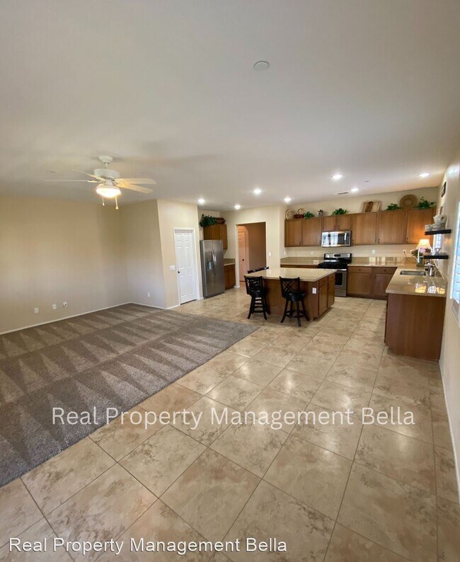 Foto del edificio - 4 br, 2 bath House - 34108 Silktassel Rd
