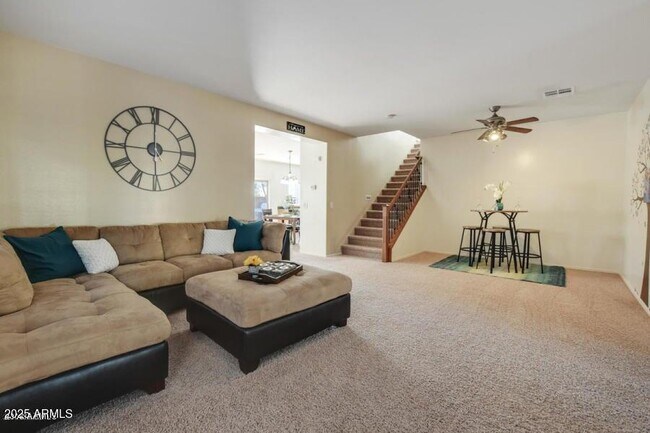 Foto del edificio - 12039 W Leather Ln