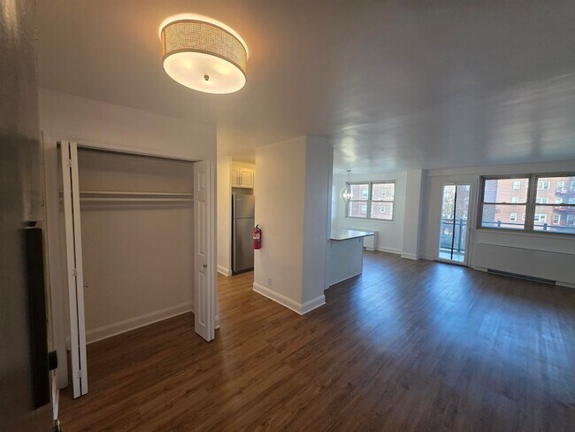 Photo - 7100 JFK Blvd E House