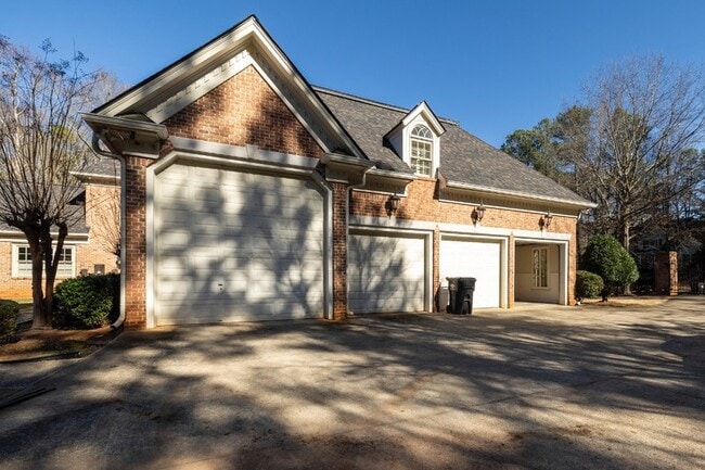 Foto del edificio - 2801 Spreading Oaks Dr NW
