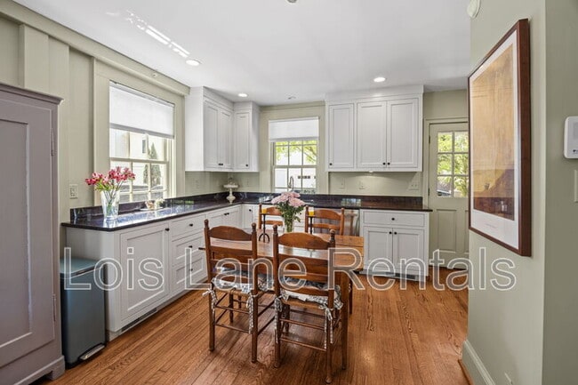 Building Photo - 55 Gadsden St