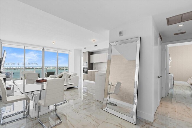 Foto del edificio - 2900 NE 7th Ave