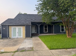 Building Photo - 29 Sawgrass Dr