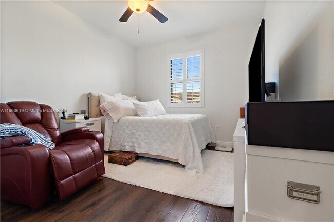 Foto del edificio - 10217 SW 228th Terrace