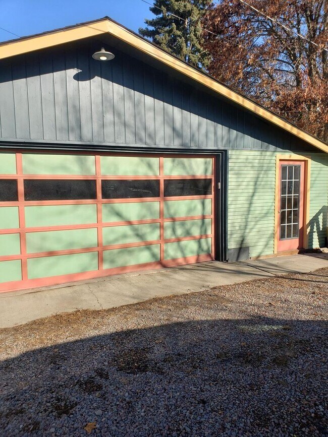 Building Photo - 4 br, 2 bath House - 826 2nd Avenue East