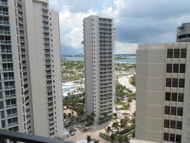Foto del edificio - 2800 N Ocean Dr
