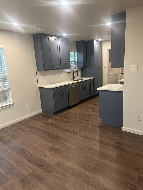 Foto del edificio - 506 E 38th St