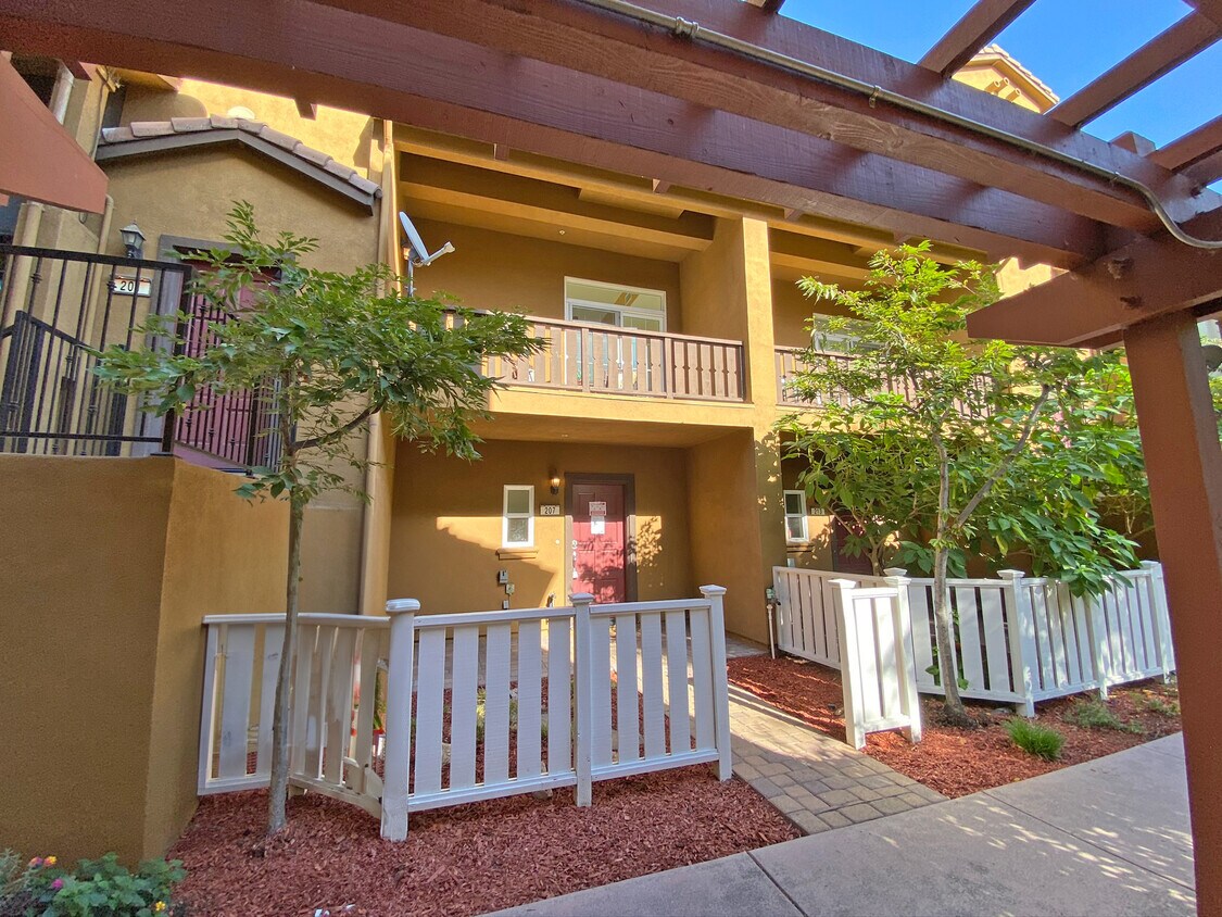 207 San Antonio Pl, San Jose, CA 95116 Townhome Rentals in San Jose