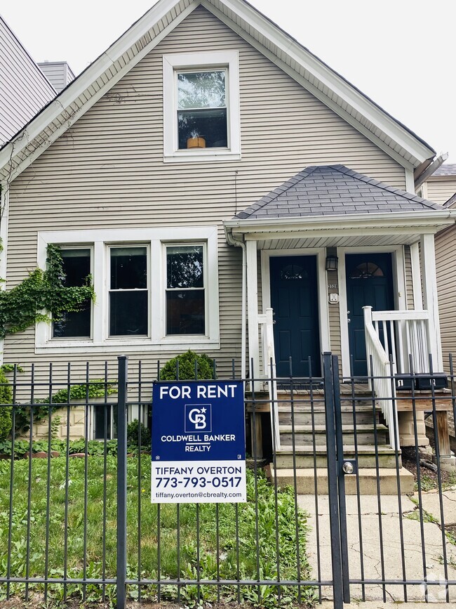 Building Photo - 2528 W Charleston St