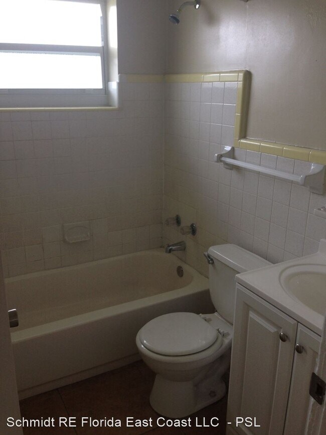 Building Photo - 2 br, 1 bath House - 1908 Ave. K #B