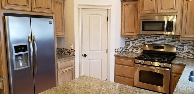 Building Photo - 12558 Deadwood Ct