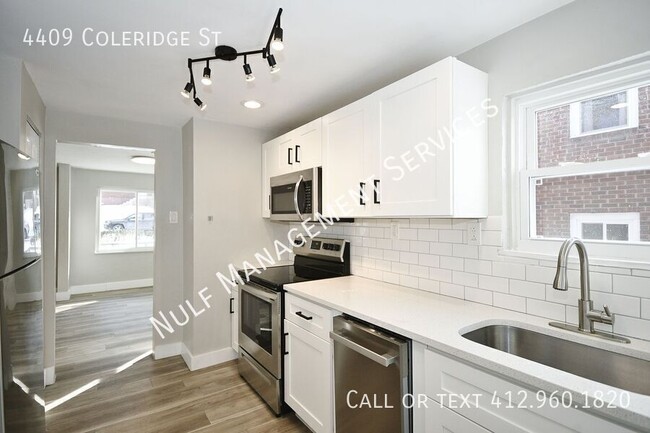 Foto del edificio - 2 bed, 1 bath duplex in Stanton Heights