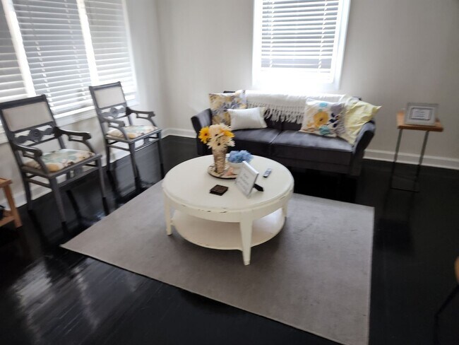 Building Photo - Charming 3BR House in Atlanta