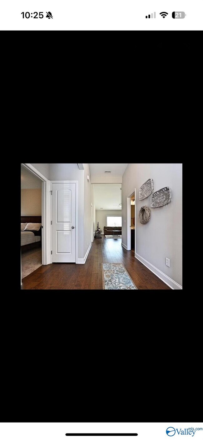 Foto del edificio - 605 Summerdawn Pl