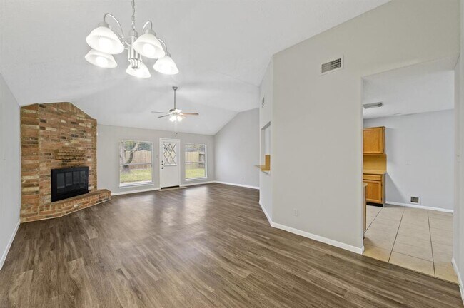 Building Photo - 836 Oakridge Dr
