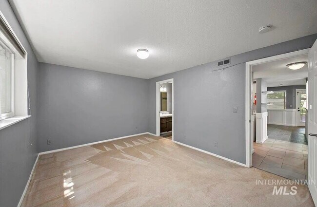 Foto del edificio - 3761 S Gekeler Ln