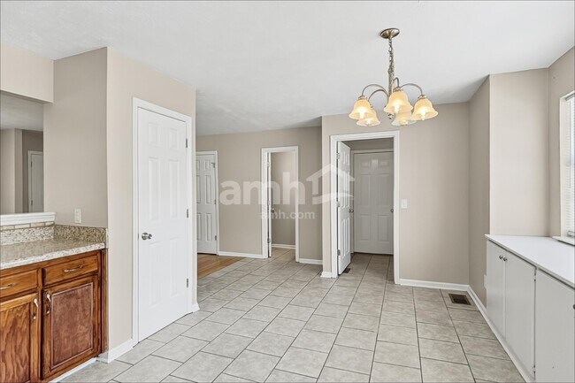 Foto del edificio - 302 Holland Ridge Dr