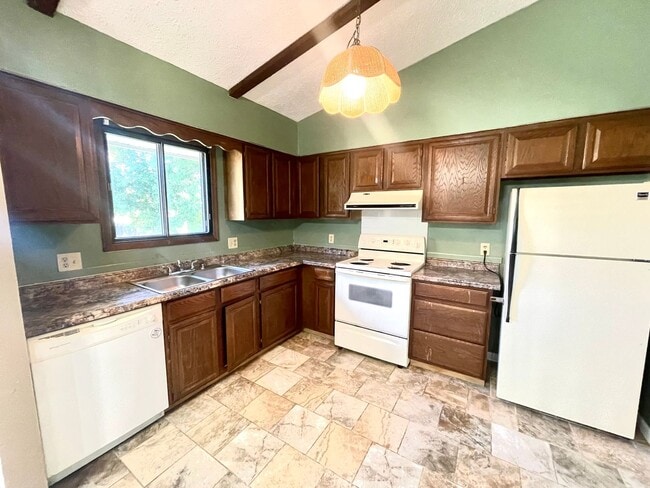 Building Photo - 14808 Edna St