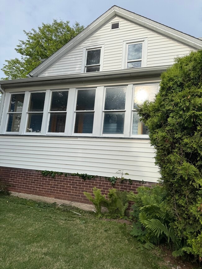 Building Photo - 5917 34th Ave