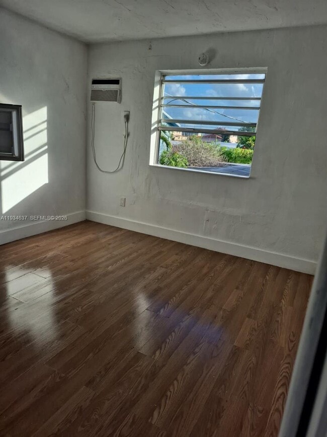 Foto del edificio - 66 W 13th St