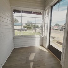 Building Photo - 1024 5th St