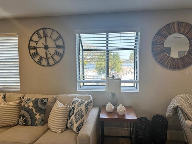 Foto del edificio - 244 Lexington Dr