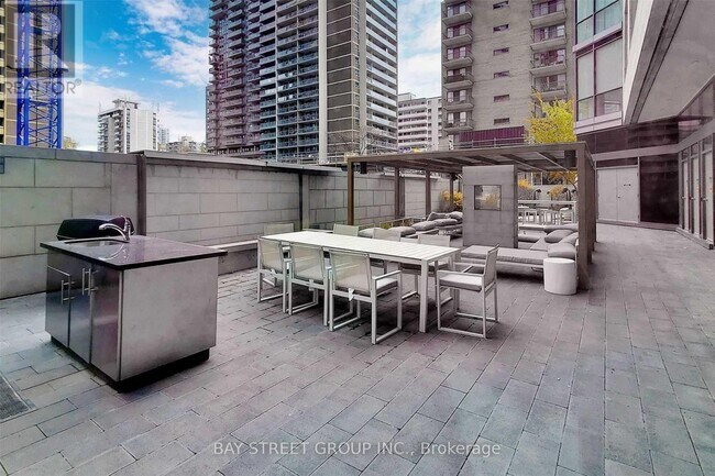 Photo du bâtiment - 45 Charles St E