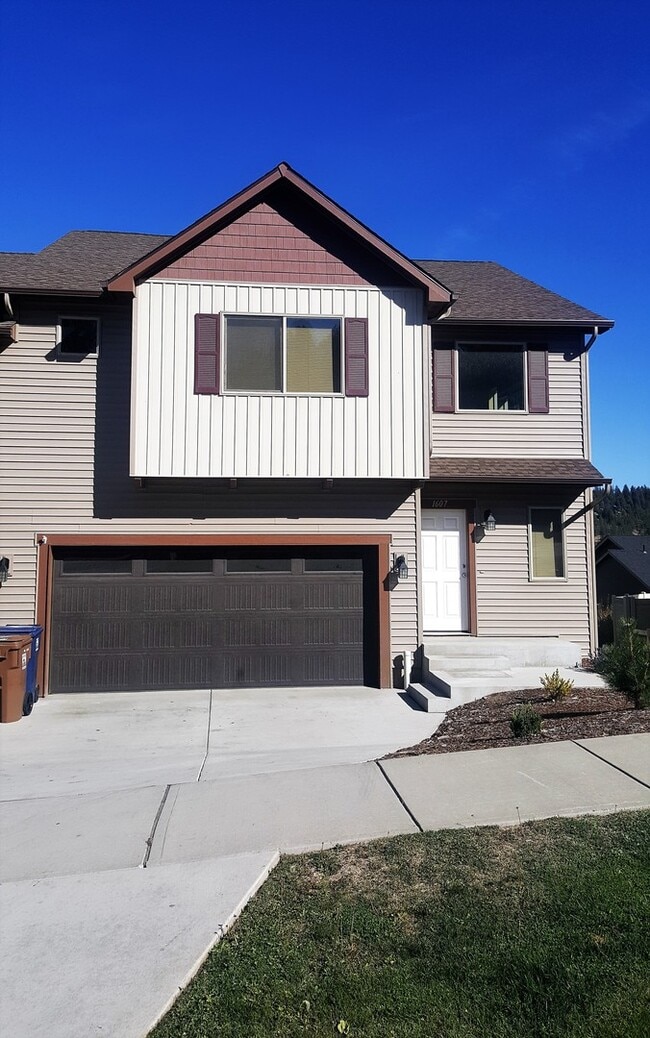 Building Photo - 1607