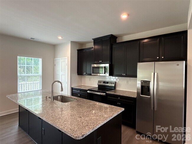 Building Photo - 422 Serenity Cir