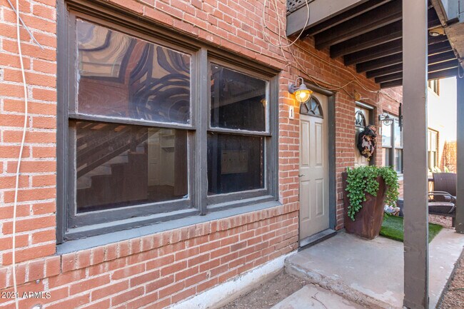 Building Photo - 357 N 6th Ave