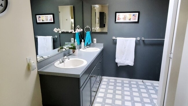 Building Photo - Bright Four-Bedroom Home with Spacious Outdoor Area