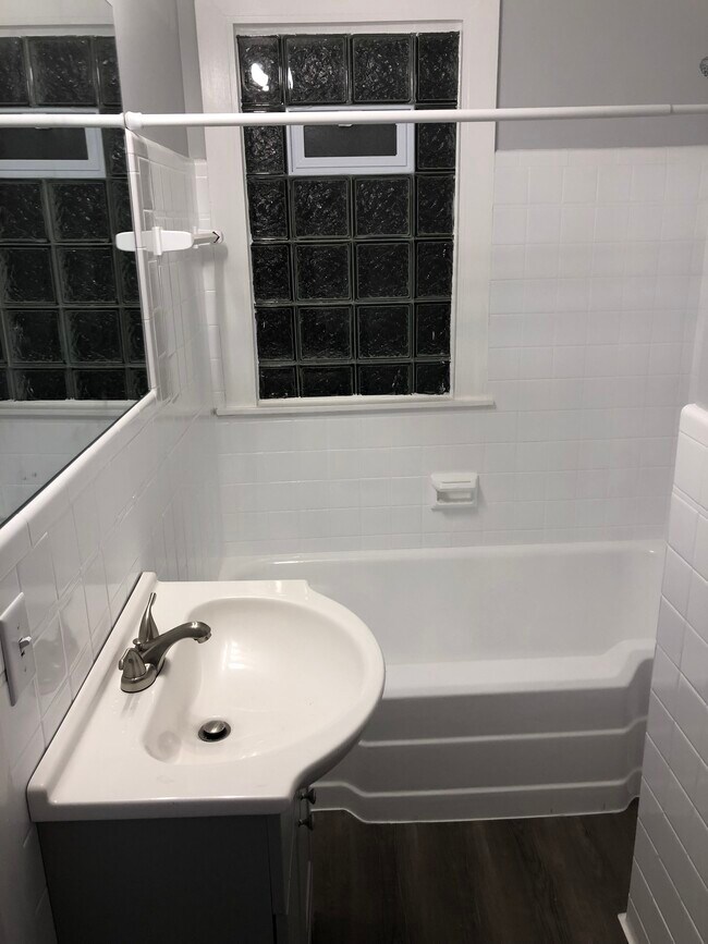 Foto del edificio - 1476 Ridge Rd