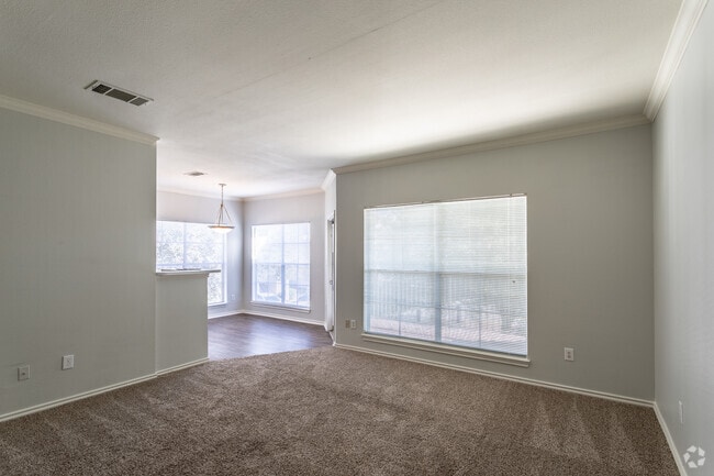 2BR, 2BA - 1,054SF - Villas at Bandera