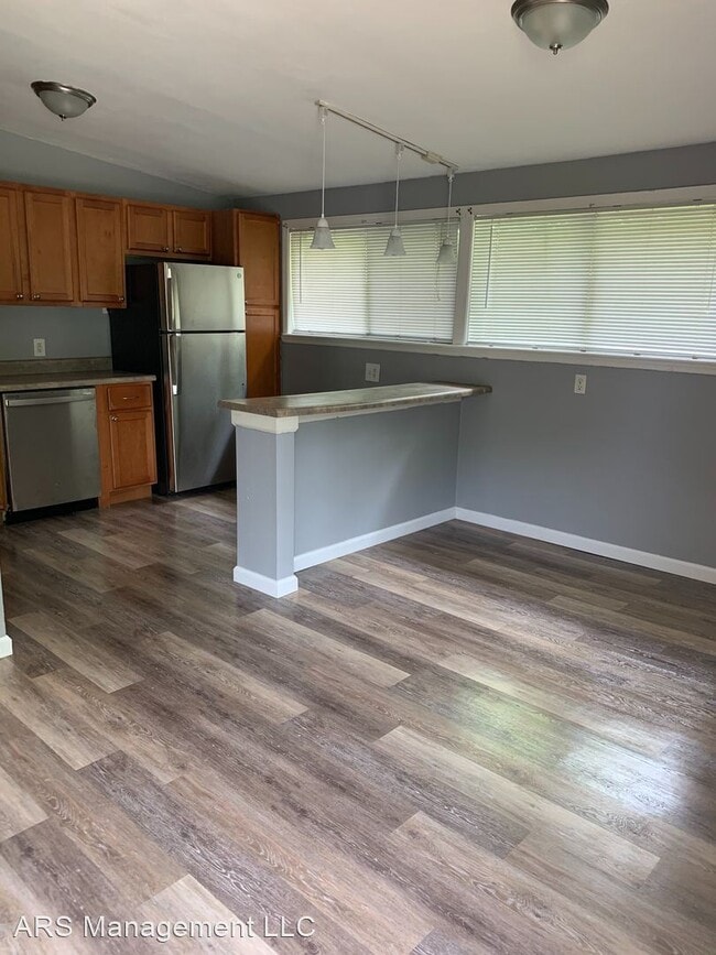 3 br, 2 bath House 8319 Pepperidge House Rental in Berkeley, MO